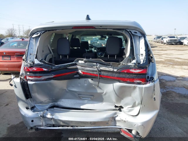 Chrysler Pacifica Touring L 2024 2C4RC1BG5RR179668 Image 16