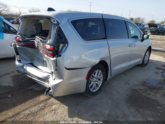 Chrysler Pacifica Touring L 2024 2C4RC1BG5RR179668 Image 4