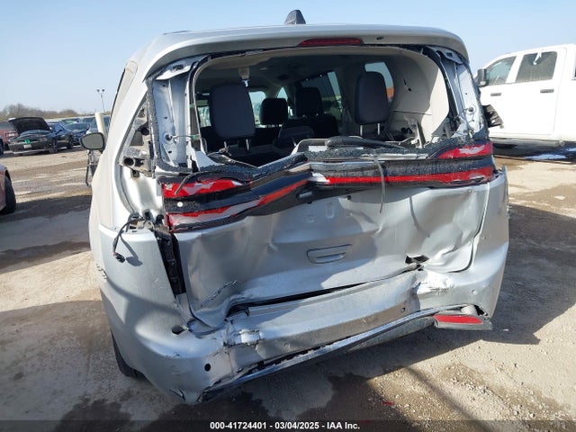 Chrysler Pacifica Touring L 2024 2C4RC1BG5RR179668 Image 6