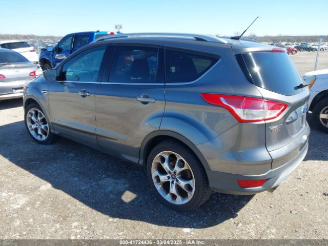 1FMCU9J9XEUA90305 Ford Escape Titanium