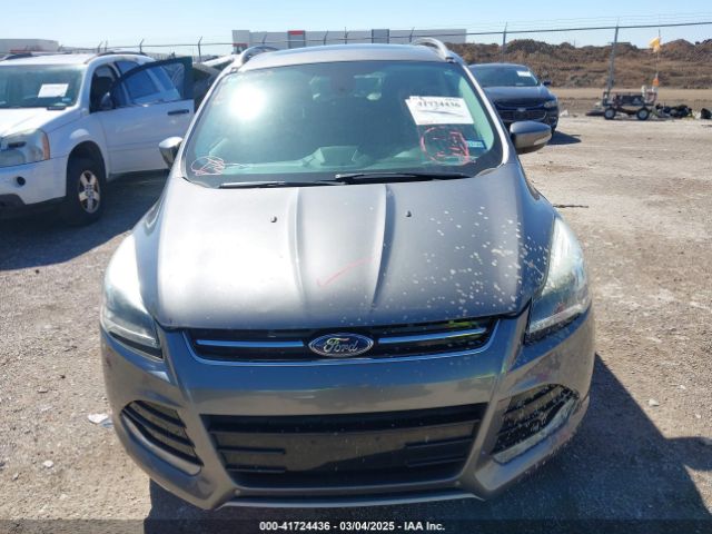 1FMCU9J9XEUA90305 Ford Escape Titanium
