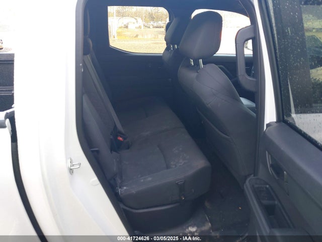 3TMKB5FN8RM011213 Toyota Tacoma Sr5 2wd