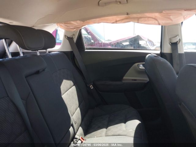 KNDCB3LCXK5257171 KIA NIRO LX