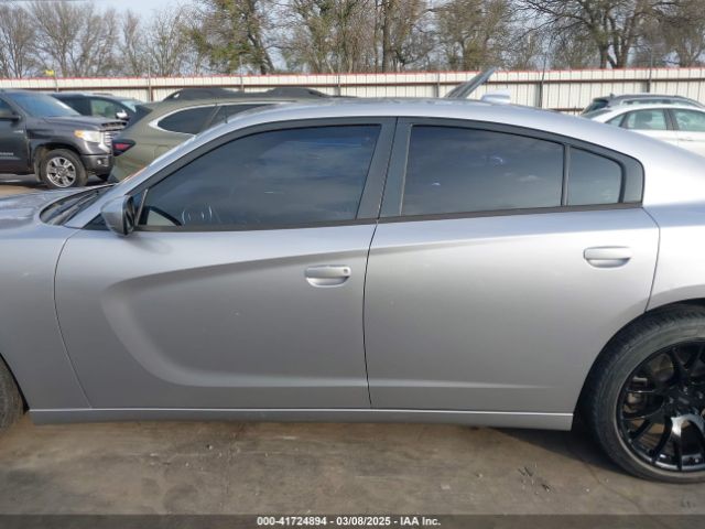 2C3CDXHG4FH884058 Dodge Charger Sxt