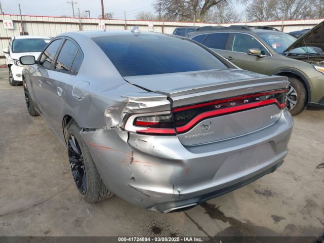 2C3CDXHG4FH884058 Dodge Charger Sxt