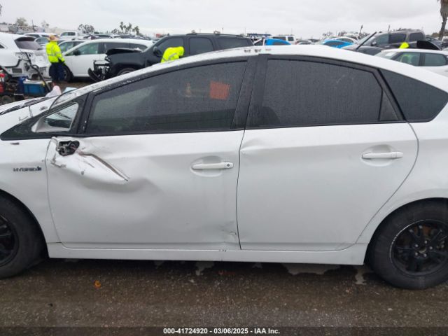 JTDKN3DU4F1909032 Toyota Prius Three