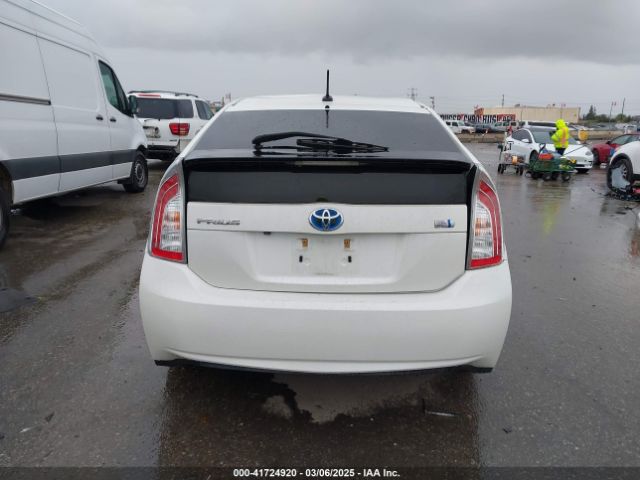 JTDKN3DU4F1909032 Toyota Prius Three