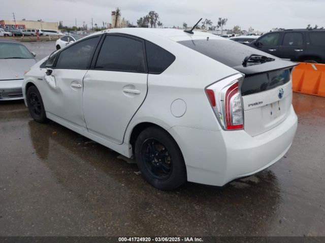JTDKN3DU4F1909032 Toyota Prius Three