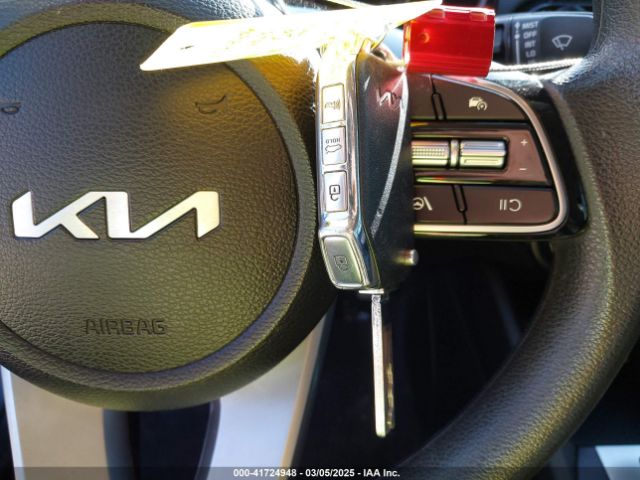 3KPF24AD8PE653786 KIA Forte Lxs