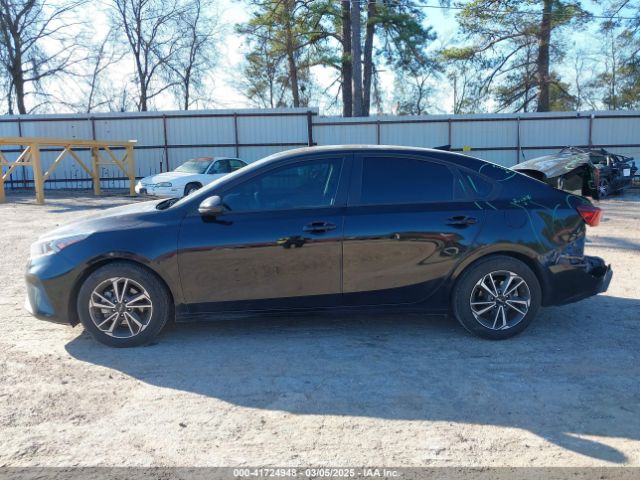 3KPF24AD8PE653786 KIA Forte Lxs