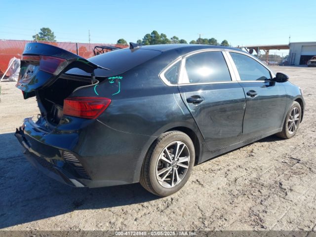 3KPF24AD8PE653786 KIA Forte Lxs
