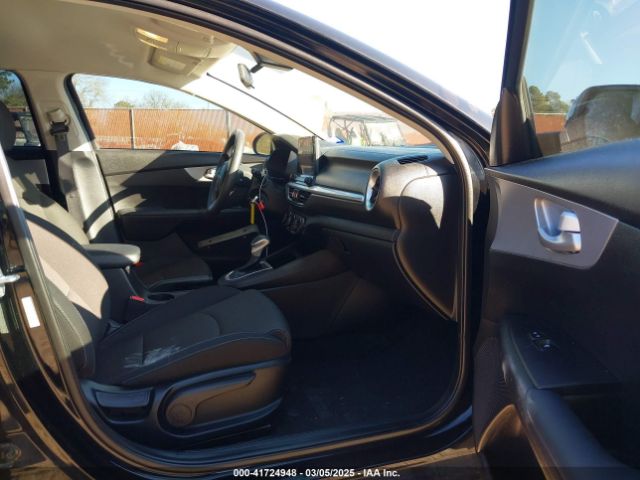 3KPF24AD8PE653786 KIA Forte Lxs