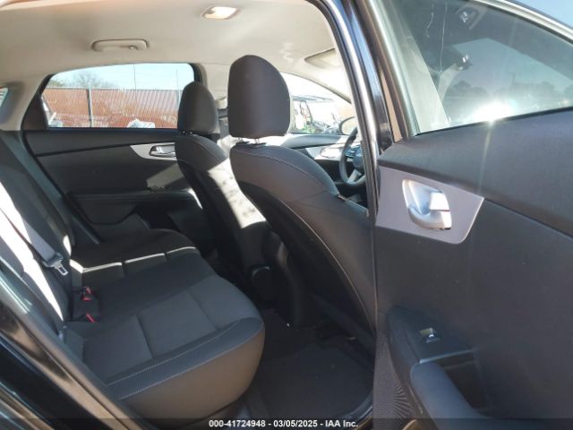 3KPF24AD8PE653786 KIA Forte Lxs