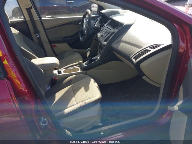 1FADP3F25EL440914 Ford FOCUS SE