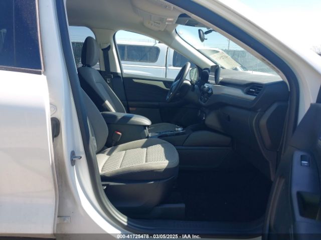 1FMCU9G60NUA61330 Ford ESCAPE SE