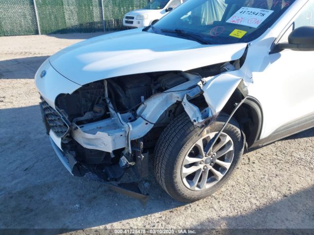 1FMCU9G60NUA61330 Ford ESCAPE SE