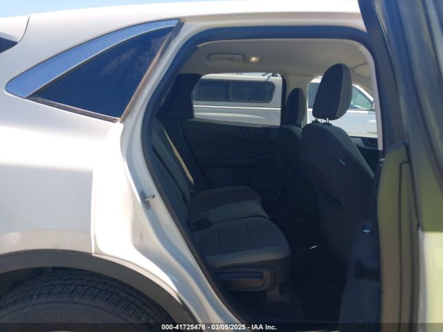1FMCU9G60NUA61330 Ford ESCAPE SE
