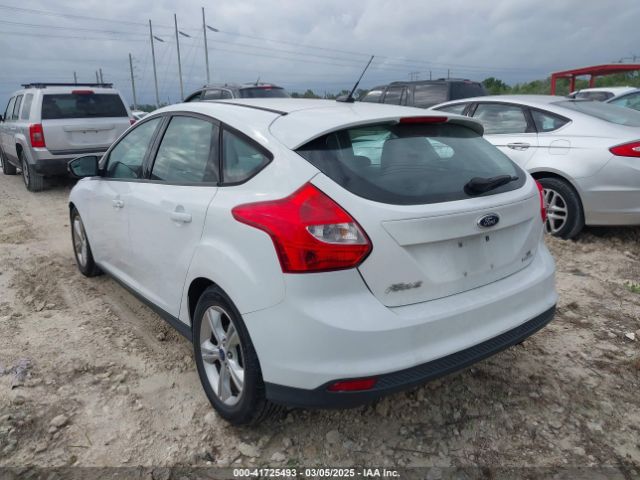 1FADP3K27EL376137 Ford FOCUS SE
