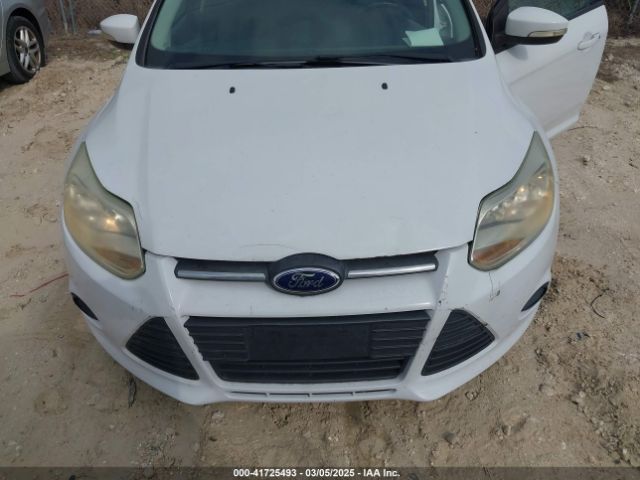 1FADP3K27EL376137 Ford FOCUS SE