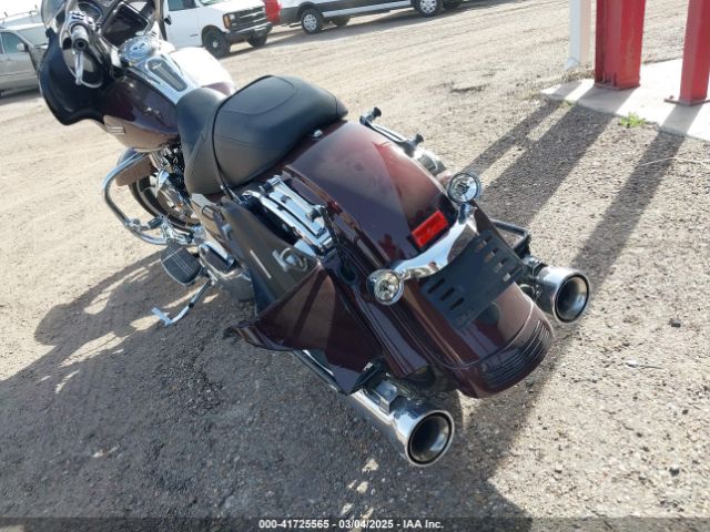 2022 HARLEY-DAVIDSON FLHX 1HD1KBC16NB626080 Photo 2