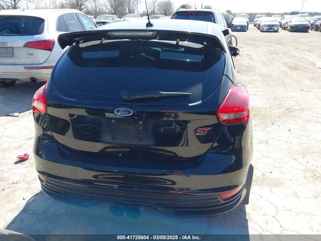 Ford FOCUS ST 2018 1FADP3L92JL220352 Image 16