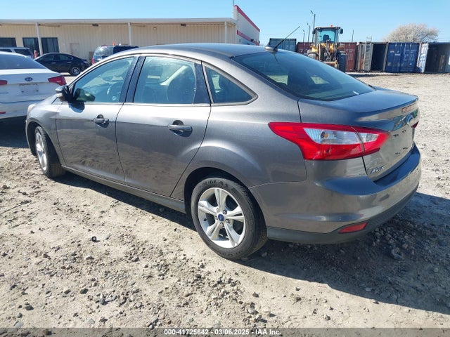 Ford FOCUS SE 2014 1FADP3F25EL435485 Image 3