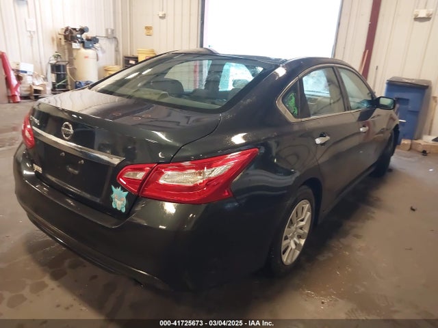 1N4AL3AP4HN358215 Nissan Altima 2.5 S