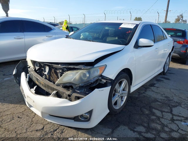 Toyota CAMRY SE 2014 4T1BF1FK4EU778769 Image 2