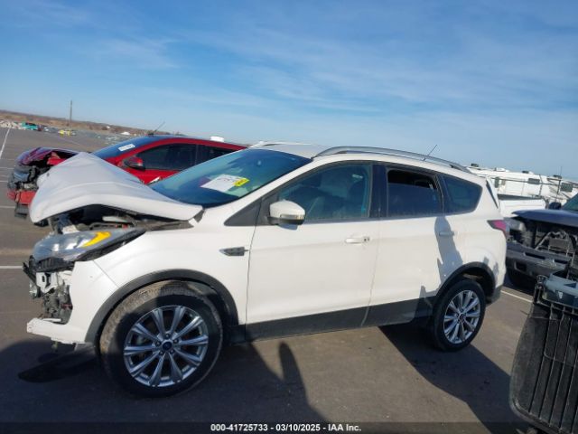 1FMCU0JD0HUA38847 Ford Escape Titanium