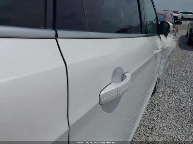 1FMCU0JD0HUA38847 Ford Escape Titanium