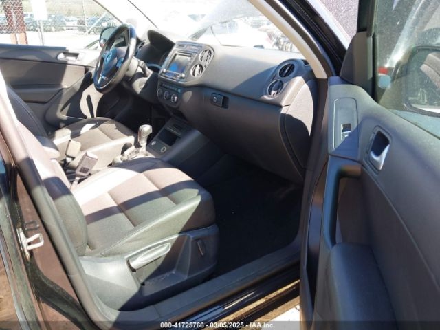 2016 VOLKSWAGEN TIGUAN WVGBV7AX2GW564945 Photo 4