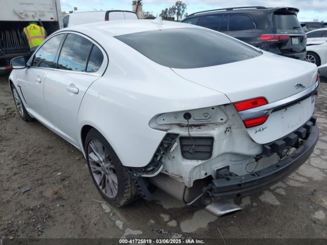 2013 JAGUAR XF SAJWA0E73D8U06165 Photo 2