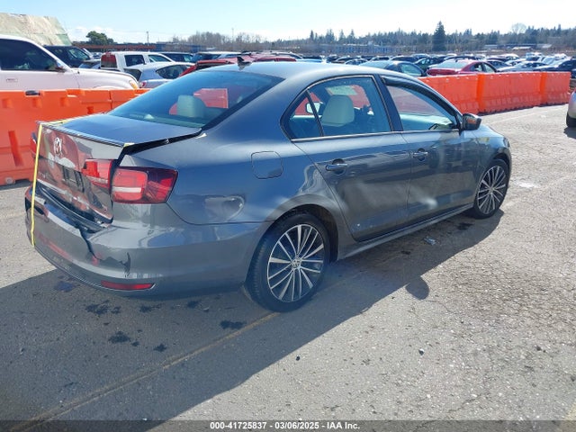 3VWD17AJ2GM267997 Volkswagen 1.8t