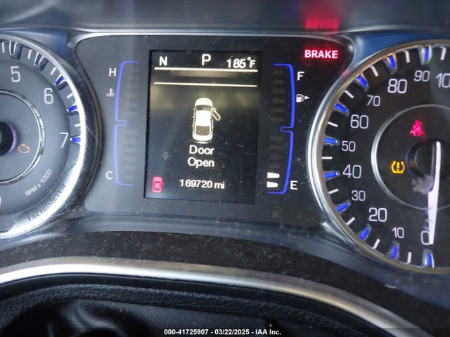 Chrysler 200 Limited 2015 1C3CCCAB7FN737119 Image 16