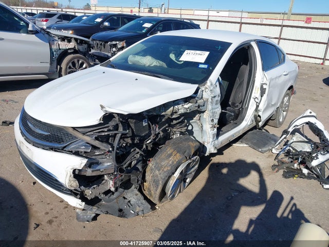 Chrysler 200 Limited 2015 1C3CCCAB7FN737119 Image 2
