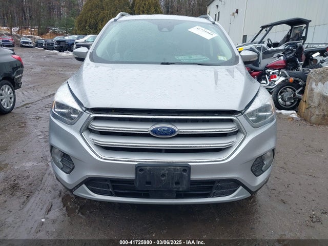 1FMCU9J9XKUC57029 Ford Escape Titanium