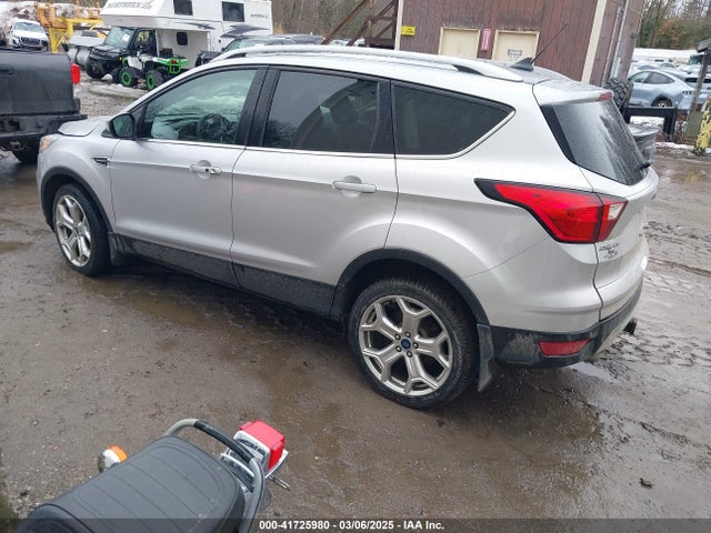1FMCU9J9XKUC57029 Ford Escape Titanium