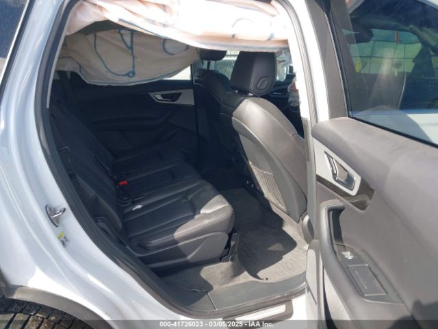 WA1LHAF72KD026363 Audi Q7 45 Se Premium
