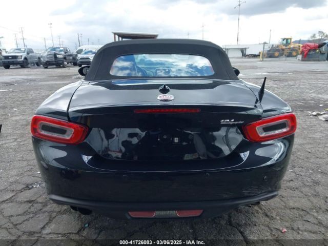 JC1NFAEK7J0138993 Fiat 124 Spider Lusso
