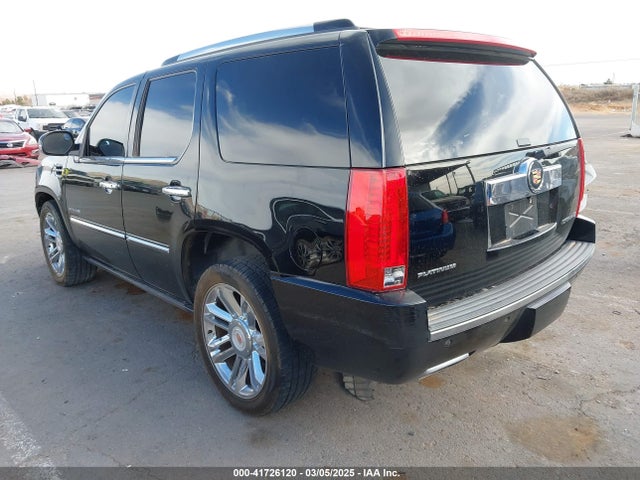 2013 CADILLAC ESCALADE 1GYS4DEF8DR302844 Photo 2