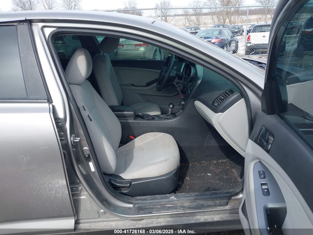 5XXGM4A72FG464596 KIA Optima Lx