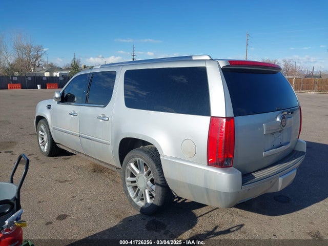 2013 CADILLAC ESCALADE ESV 1GYS4KEF2DR106614 Photo 2