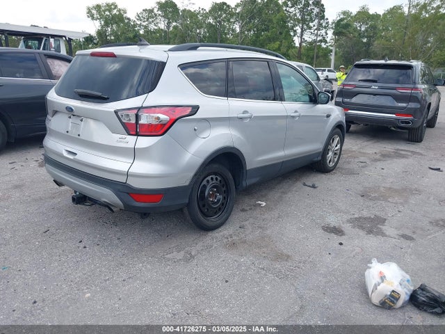 1FMCU0GDXJUC27678 Ford ESCAPE SE