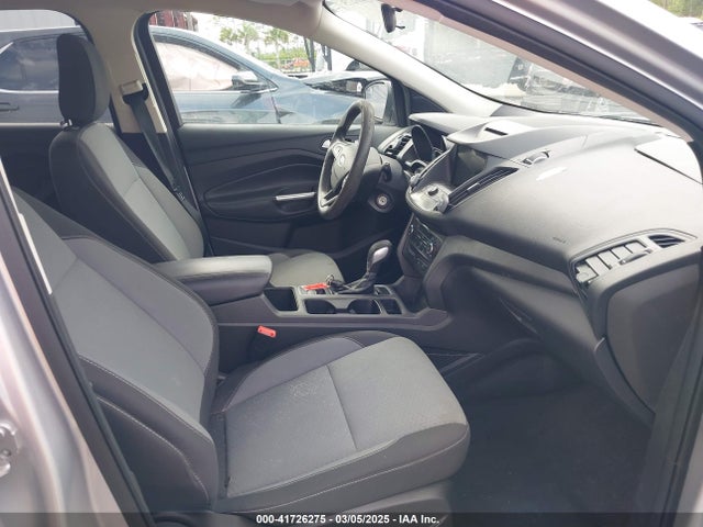 1FMCU0GDXJUC27678 Ford ESCAPE SE