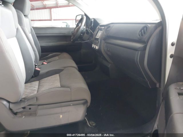 5TFNY5F12HX215765 Toyota Tundra Sr 5.7l V8