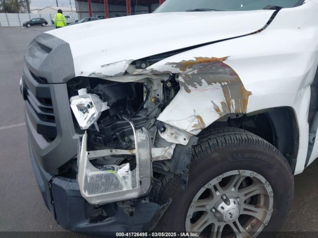 5TFNY5F12HX215765 Toyota Tundra Sr 5.7l V8