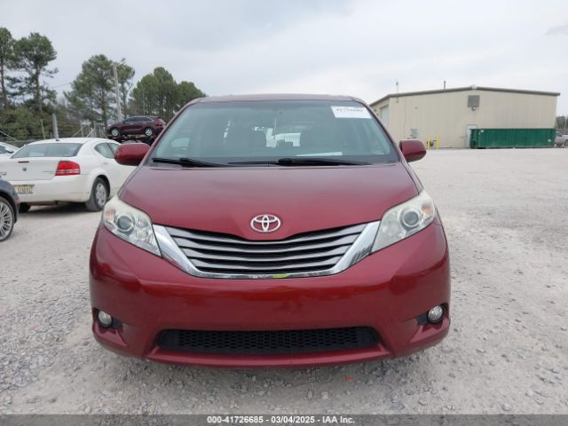5TDYZ3DC8HS809608 Toyota Sienna Xle 8 Passenger
