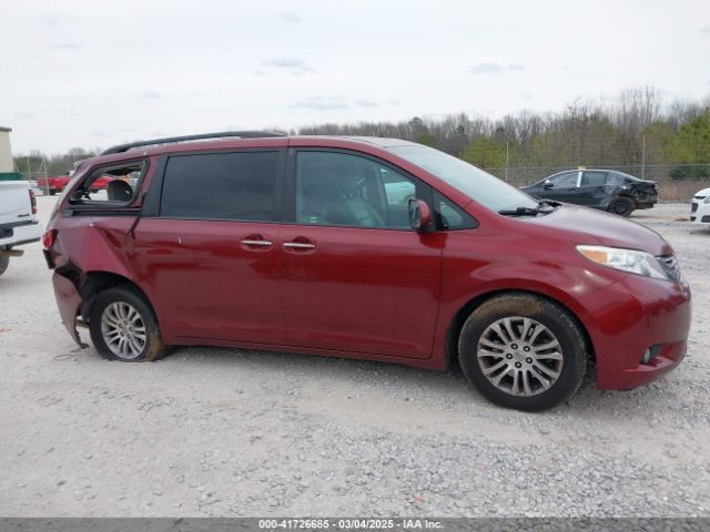 5TDYZ3DC8HS809608 Toyota Sienna Xle 8 Passenger