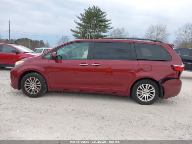 5TDYZ3DC8HS809608 Toyota Sienna Xle 8 Passenger