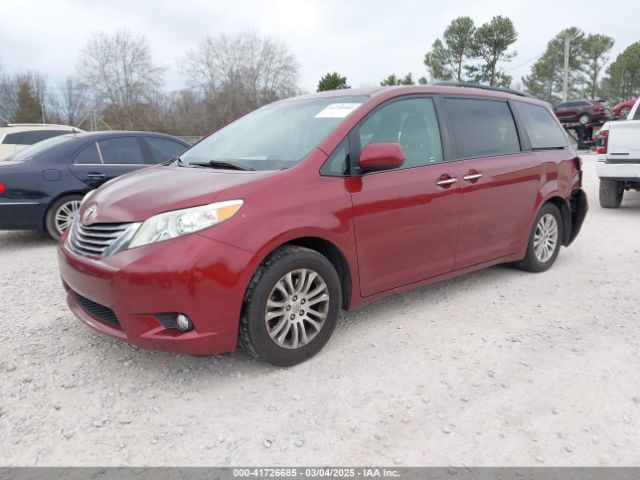 5TDYZ3DC8HS809608 Toyota Sienna Xle 8 Passenger